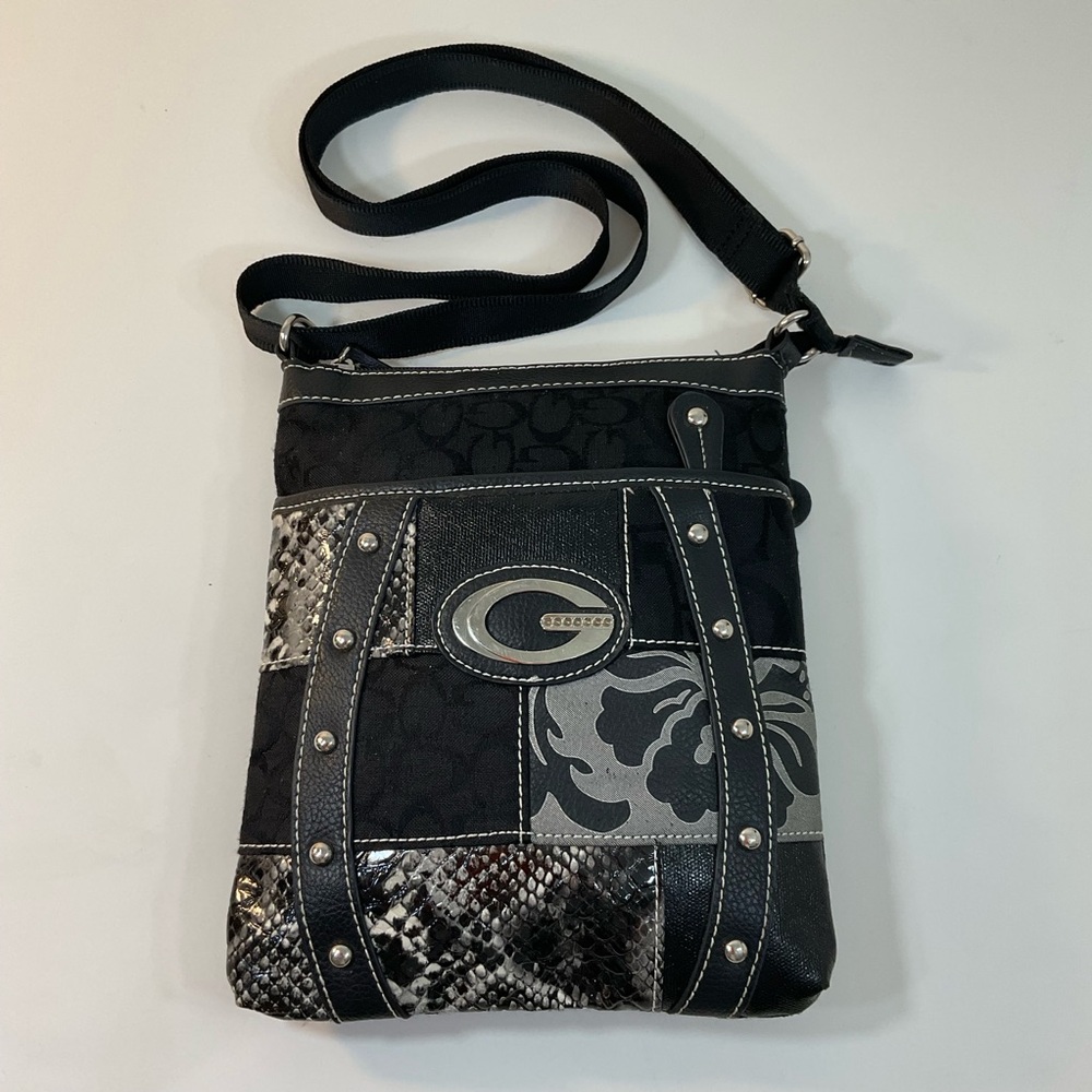Black lightweight crossbody bag